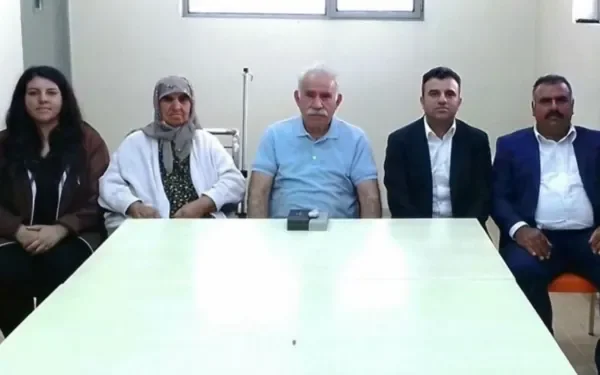 Abdullah Öcalan’ın ailesi ile çektirdiği fotoğrafı paylaşıldı